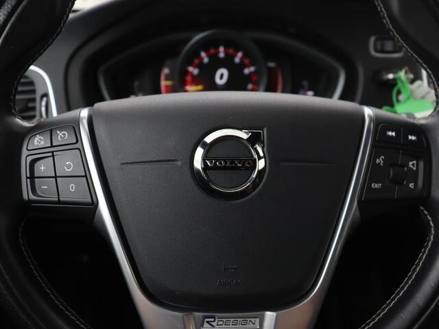 Volvo V40 2.0 T4 Business Sport | Stoelverwarming | Leder/Alcantara | Full LED | Navigatie | Climate control | Climate control | Parkeerhulp | R-Design