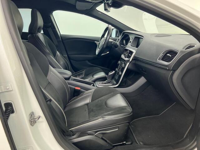 Volvo V40 1.5 T3 Polar+ Sport | DAB | Keyless entry | Harman/Kardon | Standkachel | Parkeercamera | Panoramadak | Volvo on Call | Stoelverwarming |