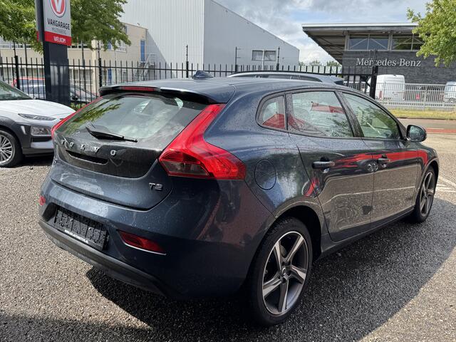 Volvo V40 2.0 T2 Kinetic // FULL LED // NAVI // PDC // CLIMA // BLUETOOTH //