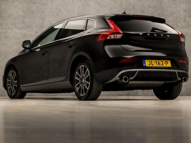 Volvo V40 2.0 D2 R-Design Automaat (NAVIGATIE, VIRTUAL COCKPIT, CLIMATE, LEDER/ALCANTARA, STOELVERWARMING, SPORTSTOELEN, GETINT GLAS, CRUISE, PARKEERSENSOREN, NIEUWE APK, NIEUWSTAAT)