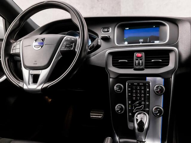 Volvo V40 2.0 D2 R-Design Automaat (NAVIGATIE, VIRTUAL COCKPIT, CLIMATE, LEDER/ALCANTARA, STOELVERWARMING, SPORTSTOELEN, GETINT GLAS, CRUISE, PARKEERSENSOREN, NIEUWE APK, NIEUWSTAAT)