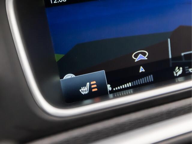 Volvo V40 2.0 D2 R-Design Automaat (NAVIGATIE, VIRTUAL COCKPIT, CLIMATE, LEDER/ALCANTARA, STOELVERWARMING, SPORTSTOELEN, GETINT GLAS, CRUISE, PARKEERSENSOREN, NIEUWE APK, NIEUWSTAAT)