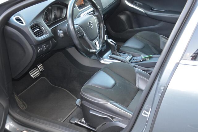 Volvo V40 2.0 D3 Polar+ Sport R Design | Panodak | NAP | 2de eigenaar | Trekhaak