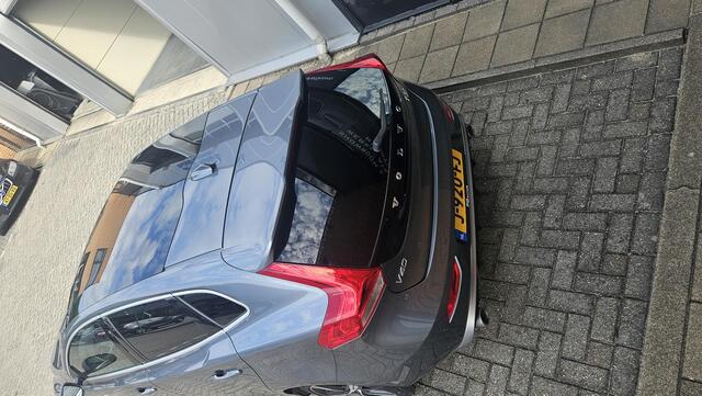 Volvo V40 1.5 T3 R-Design