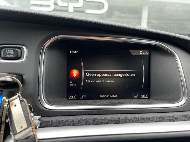 Volvo V40 1.5 T3 Polar+ Sport | Trekhaak | Harman/Kardon | Panoramadak | Parkeercamera | Parkeersensoren | Keyless entry/start | Regensensor | DAB | Extra getint glas |
