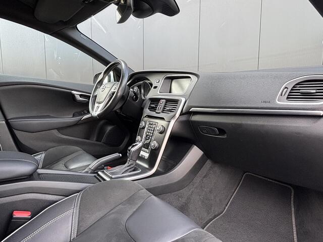 Volvo V40 1.5 T3 Polar+ Sport panorama dak/ park assist v + A +camera/ extra getint glas/ stoelverwarming/ harman kardon audio