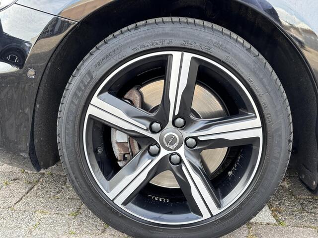 Volvo V40 1.5 T3 Polar+ Sport panorama dak/ park assist v + A +camera/ extra getint glas/ stoelverwarming/ harman kardon audio