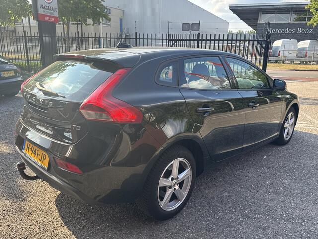 Volvo V40 2.0 T2 Momentum // NAVI // CLIMA // CRUISE // TREKHAAK // LICHT METALEN VELGEN