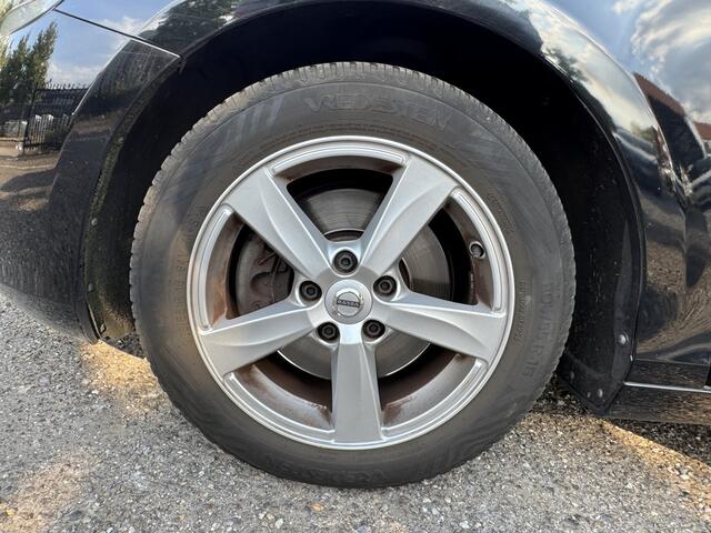 Volvo V40 2.0 T2 Momentum // NAVI // CLIMA // CRUISE // TREKHAAK // LICHT METALEN VELGEN