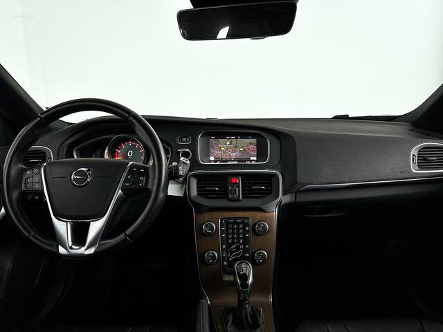 Volvo V40 T2 Aut. Nordic+ Luxury | Panoramadak | Parkeercamera | Stoelverwarming