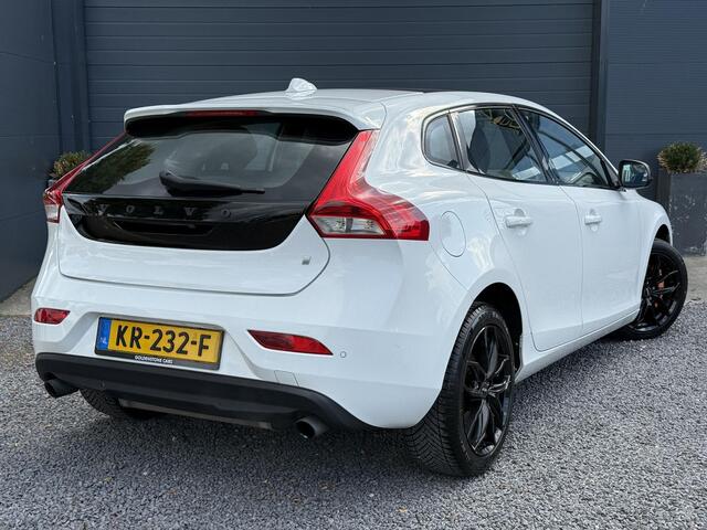 Volvo V40 1.5 T3 Nordic+ 2e Eigenaar,Pano,Camera,Automaat,Navi,Stoelverwarming,153pk,Leder,Pdc,Elekt.Stoelen,Lm velgen,N.A.P,Nieuwe Apk bij Aflevering