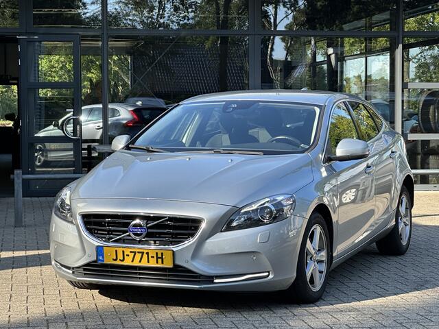 Volvo V40 2.0 T2 Momentum Xenon/Navigatie/Stoelverwarming/PDC