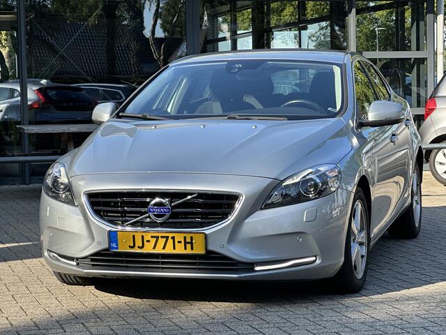 Volvo V40 2.0 T2 Momentum Xenon/Navigatie/Stoelverwarming/PDC