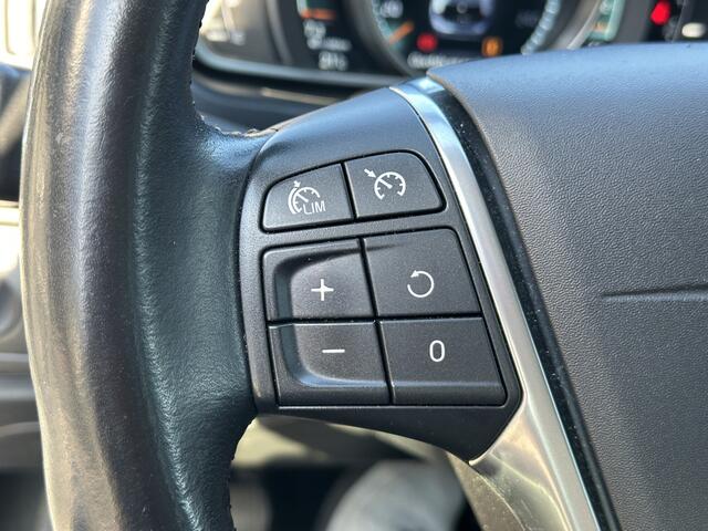 Volvo V40 2.0 T2 Momentum Xenon/Navigatie/Stoelverwarming/PDC