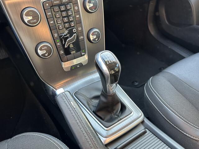 Volvo V40 2.0 T2 Momentum Xenon/Navigatie/Stoelverwarming/PDC