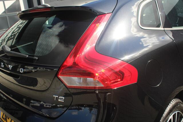 Volvo V40 1.5 T2 Polar+ | Incl. 12 maanden garantie | Automaat | Trekhaak | Navigatie | Bluetooth | Lichtmetalen velgen | Stoelverwarming | Parkeersensoren | Cruise control