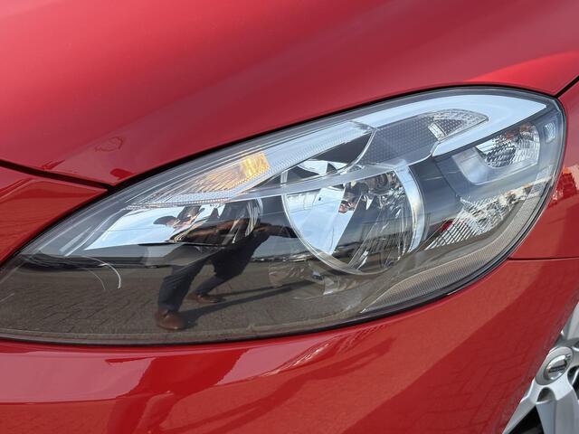 Volvo V40 1.5 T2 Kinetic | 1ste eigenaar | Airco | Cruise controle | Stoelhoogte verstelling | Licht metalen velgen 16" | Multimediascherm |