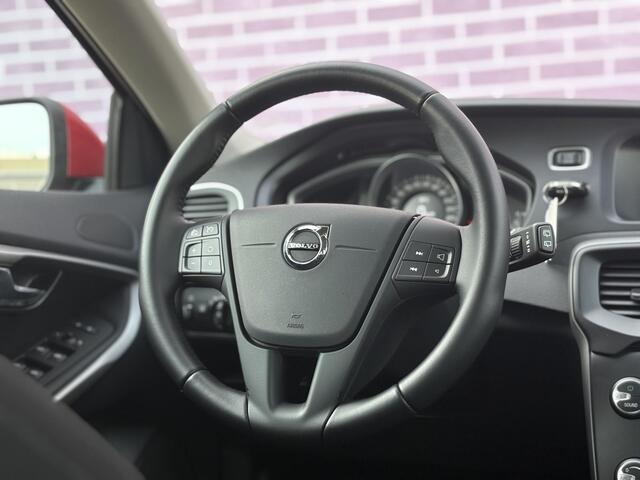 Volvo V40 1.5 T2 Kinetic | 1ste eigenaar | Airco | Cruise controle | Stoelhoogte verstelling | Licht metalen velgen 16" | Multimediascherm |