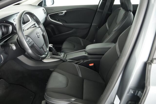 Volvo V40 2.0 T2 Momentum / LED / Navi / Cam / Cruisecontrol