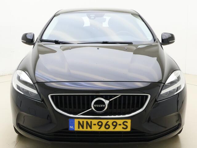 Volvo V40 2.0 T3 153pk Nordic+ / Stoelverwarming / Stand kachel / Parkeersensoren / All-season banden / Verwarmbaar vorruit