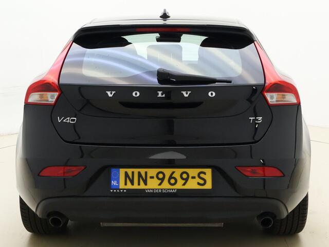Volvo V40 2.0 T3 153pk Nordic+ / Stoelverwarming / Stand kachel / Parkeersensoren / All-season banden / Verwarmbaar vorruit