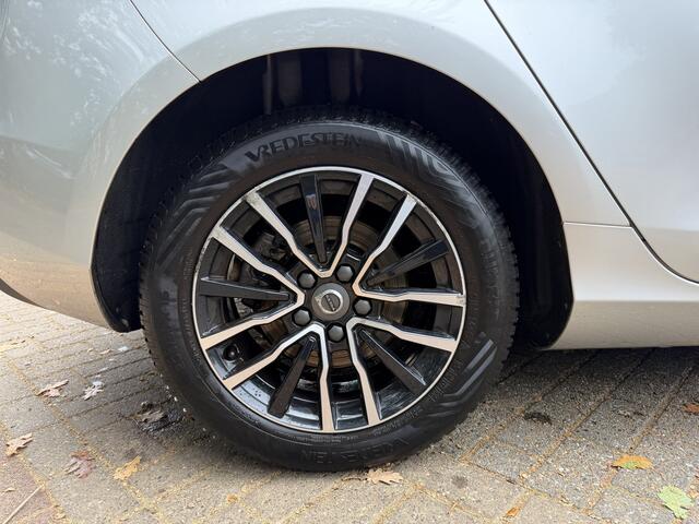 Volvo V40 2.0 T2 Nordic+ Stoel verwarming | Standkachel | Navigatie