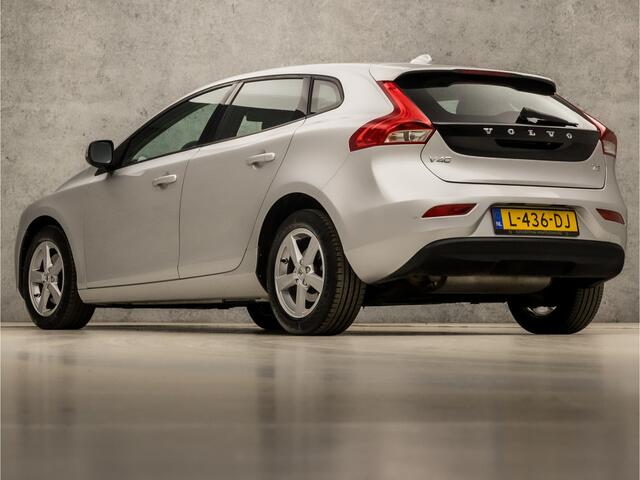 Volvo V40 2.0 T2 Inscription (NAVIGATIE, CLIMATE, CAMERA, STOELVERWARMING, LED KOPLAMPEN, SPORTSTOELEN, CRUISE, PARKEERSENSOREN, NIEUWE APK, NIEUWSTAAT)