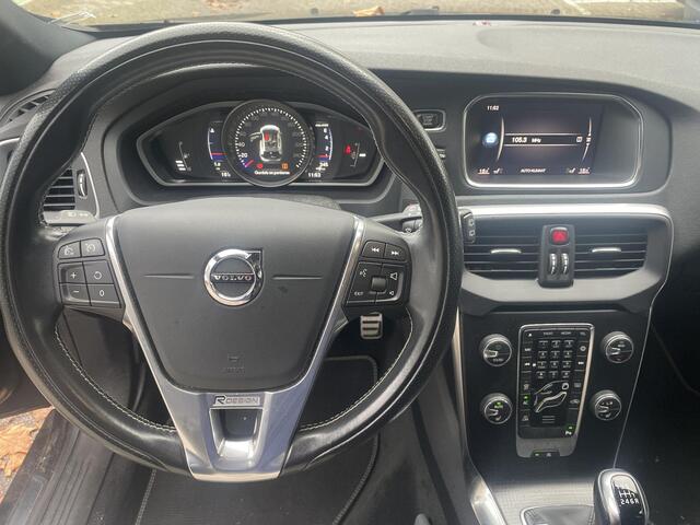 Volvo V40 2.0 T4 Business Sport | Cruise Control | Parkeersensoren | Stoelverwarming