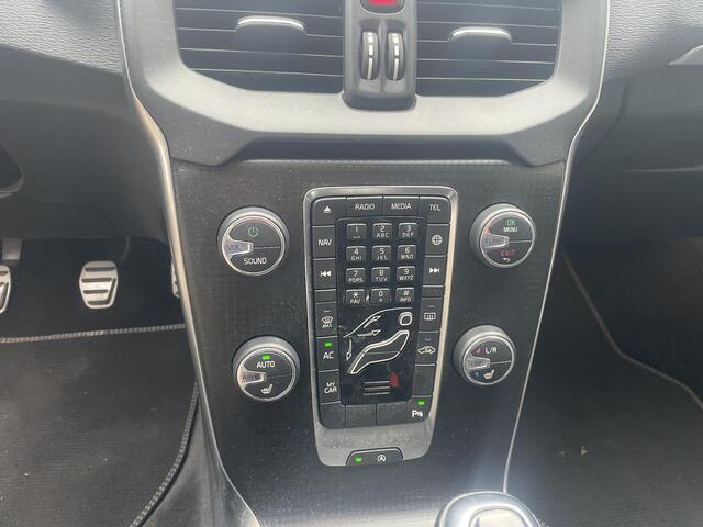 Volvo V40 2.0 T4 Business Sport | Cruise Control | Parkeersensoren | Stoelverwarming