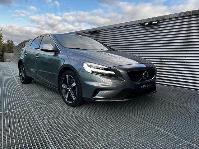 Volvo V40 1.5 T3 Polar+ Sport Automaat, Panorama dak, Harman-Kardon premium sound systeem, Verwarmde stoelen voor, Volvo On call.