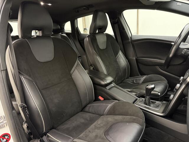 Volvo V40 D3 150pk Business Sport / Stoelverwarming / Nubuck bekleding / Navi /