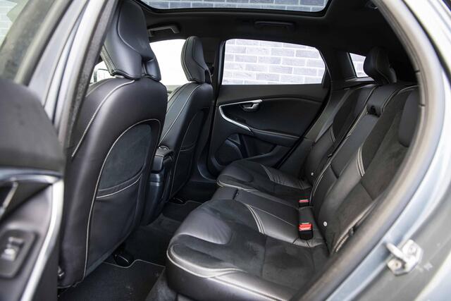 Volvo V40 T3 Polar+ Sport | Navi | Panoramadak | Harman Kardon Audio | LED | Camera | Stoelverwarming | Getint Glas | DAB | Keyless | Volvo On Call | 17" LM