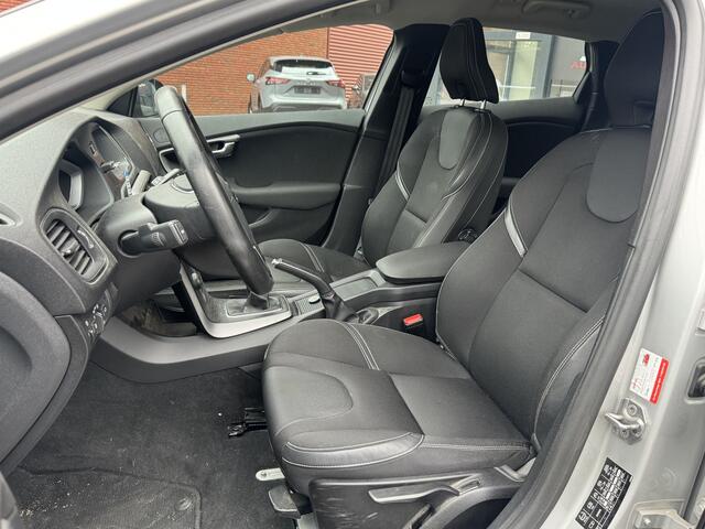 Volvo V40 2.0 T2 Momentum // NAVI // PDC // CLIMA // CRUISE // LED KOPLAMPEN // BLUETOOTH //