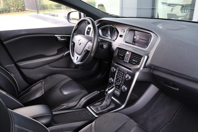 Volvo V40 1.5 T3 R-DESIGN LED*CAMERA*PANO*KEYLESS*HenK*DEALERONDERHOUDEN*