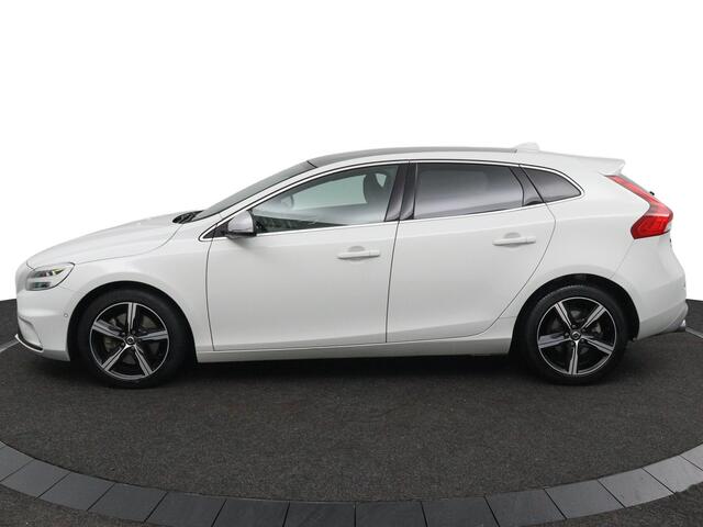 Volvo V40 1.5 T3 Polar+ Sport Panoramadak | Automaat | trekhaak | navigatie| stoelverwarming