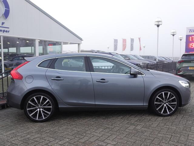 Volvo V40 2.0 T3 Nordic+ PANO | VOL LEER | TREKH. | KEYLESS | MEMORY