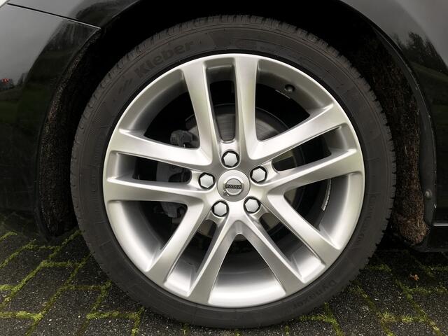 Volvo V40 2.0 D2 Nordic+ Luxury/ Inscription | Rijklaar incl garantie | Panoramadak Keyless entry Trekhaak Standkachel