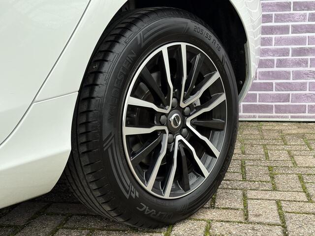 Volvo V40 1.5 T2 Edition+ | Nieuw Binnen! | Automaat | Standkachel | Trekhaak | Stoelverwarming | Volvo on Call | Regensensor | Dealer onderhouden |