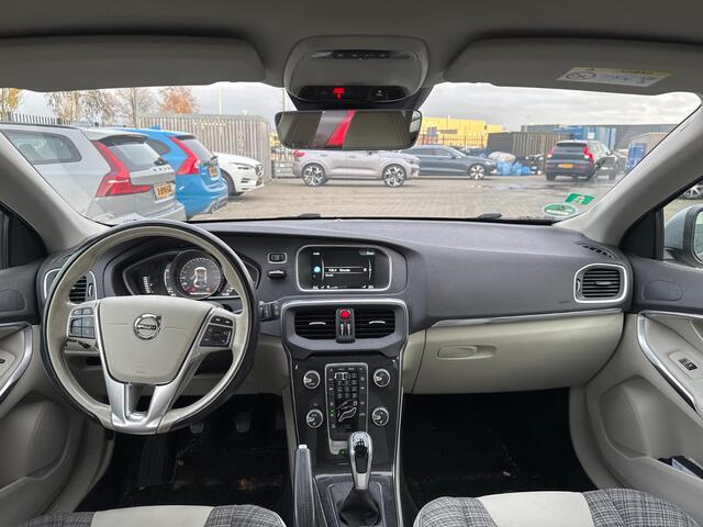 Volvo V40 2.0 T2 Nordic+ | Standkachel | Stoelverwarming | Parkeersensoren | Climate control | Led koplampen |