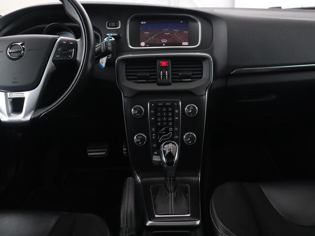 Volvo V40 1.5 T3 Polar+ Sport | Panoramadak | Stoelverwarming | Camera | Full LED | Navigatie | Park Assist | Harman/Kardon | Keyless | R Design