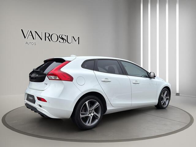 Volvo V40 2.0 T2 Kinetic | Camera + Sensoren | Navigatie | L.M.Velg | 17"Velg | Led koplampen |