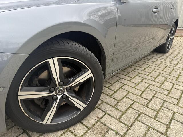 Volvo V40 2.0 T4 Business Sport