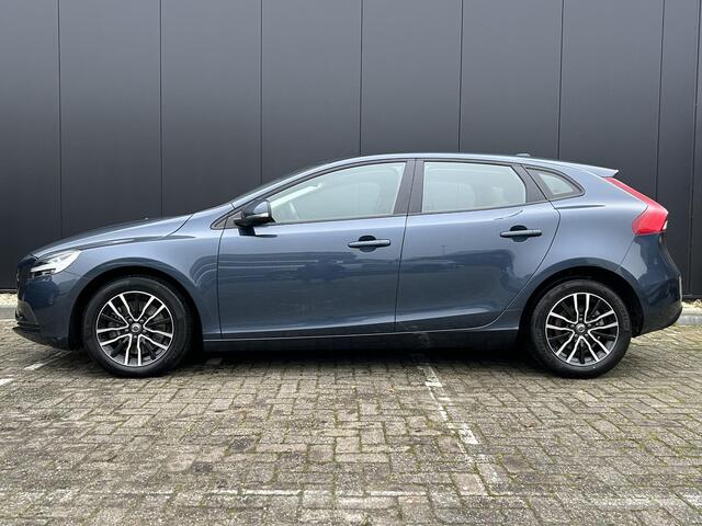 Volvo V40 1.5 T2 Polar+ Navigatie / Climate Control / Parkeer- en stoelverwarming / park assist/ trekhaak