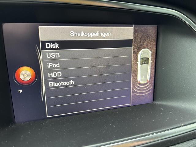 Volvo V40 1.5 T2 Polar+ Navigatie / Climate Control / Parkeer- en stoelverwarming / park assist/ trekhaak