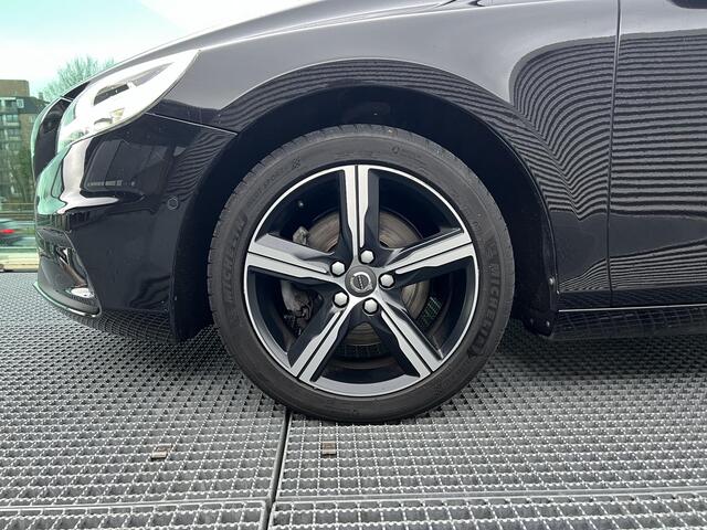 Volvo V40 2.0 T4 Business Sport Lederen bekleding, Full Led koplampen, Panorama dak, Parkeer camera, Parkeerverwarming