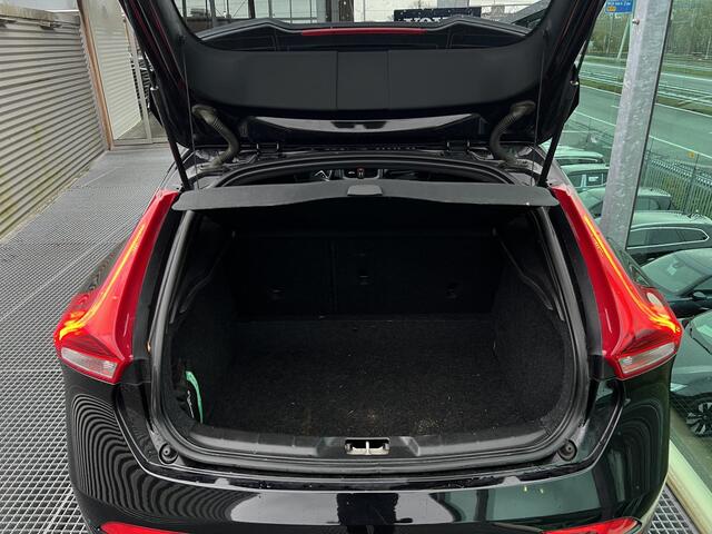 Volvo V40 2.0 T4 Business Sport Lederen bekleding, Full Led koplampen, Panorama dak, Parkeer camera, Parkeerverwarming