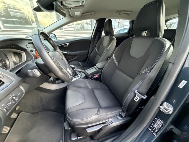 Volvo V40 2.0 T3 Momentum Clima Navi Led