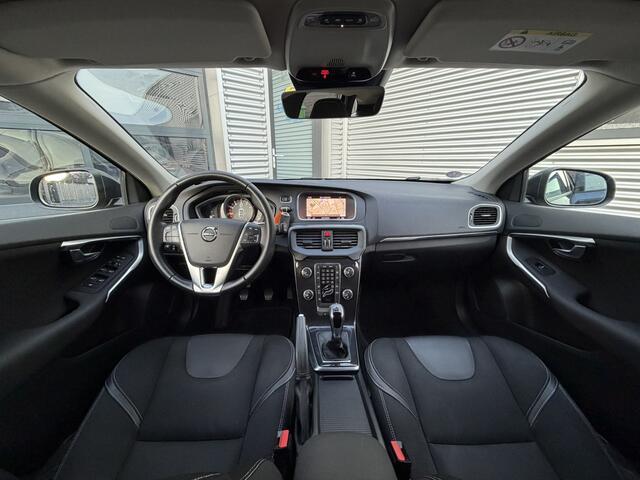 Volvo V40 2.0 T3 Momentum Clima Navi Led