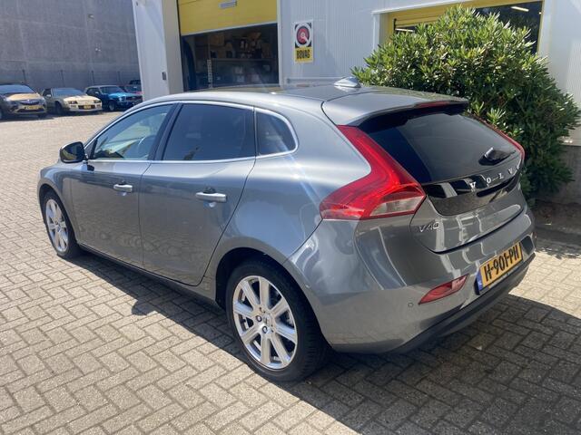 Volvo V40 2.0 D2 Inscription Panoramadak Nieuwe D-riem