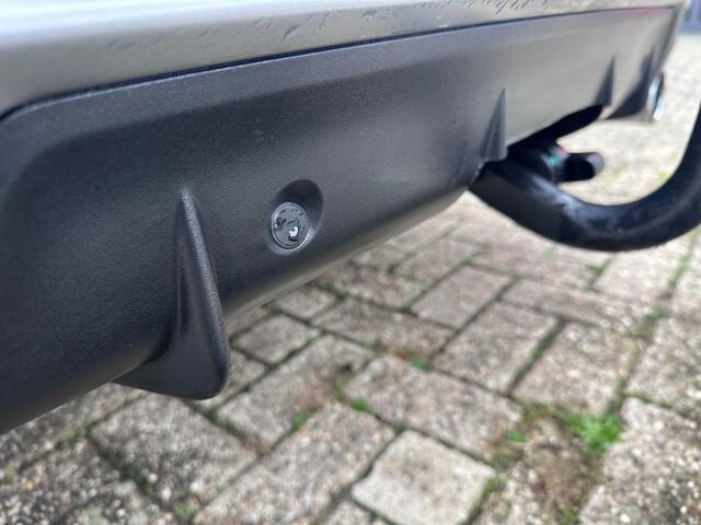 Volvo V40 2.0 D3 Business Sport R-design Automaat Trekhaak